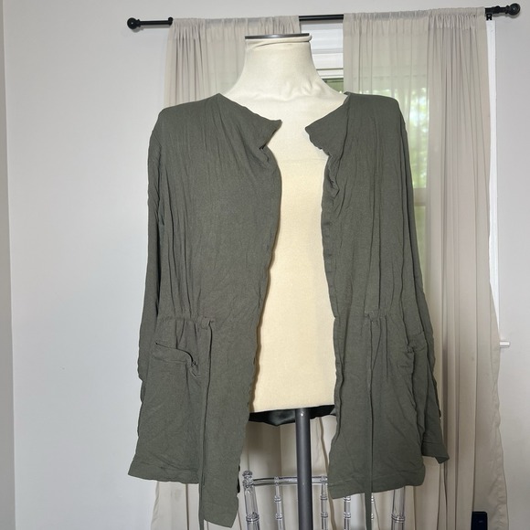 Torrid Womens Size 3 Army Green Pockets Lined Long Sleeve Plus Size Top Layer - Picture 2 of 11